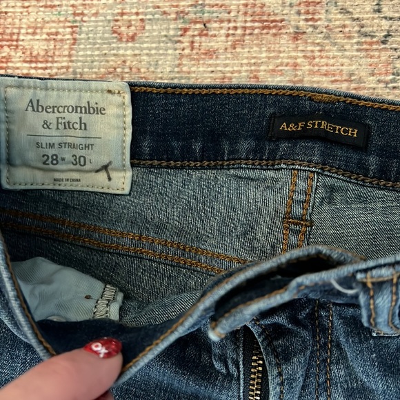 Abercrombie and Fitch Medium Wash 28x30 - Picture 3 of 5